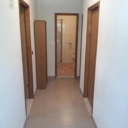 Apartment Limuni Saplunara