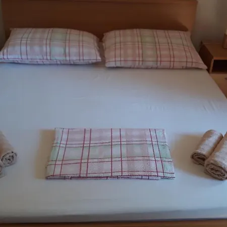 Apartment Limuni Saplunara